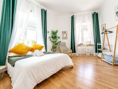 April Square Guesthouse by Lisbon with Sintra