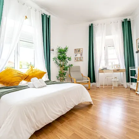 April Square Guesthouse by Lisbon with Sintra