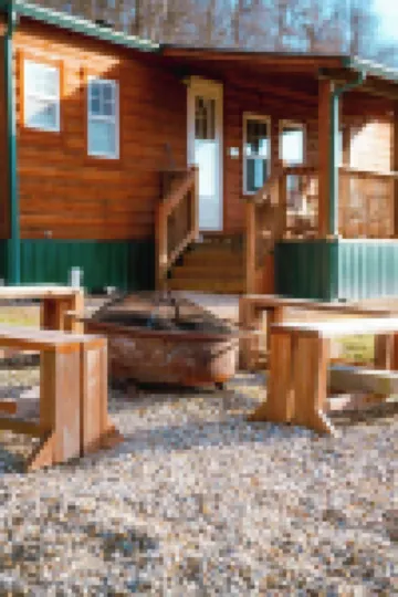 Cedar Wrapped Cozy Villa Cabin - 4 Miles From Trails