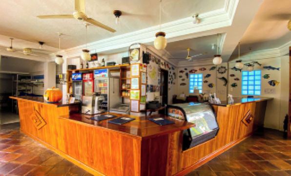 Rainbow Bay Beach & Dive Resort