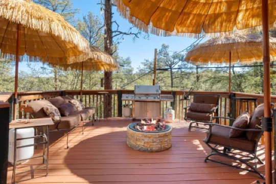 A Luxurious Prescott Log Cabin, 1 Mile to Downtown.