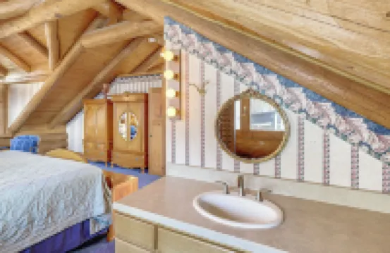 距離煉獄度假村5英里，山景家庭小屋！
