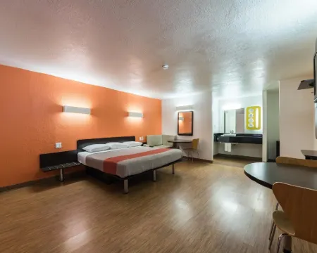 Motel 6 Uvalde, TX Hotels in Uvalde