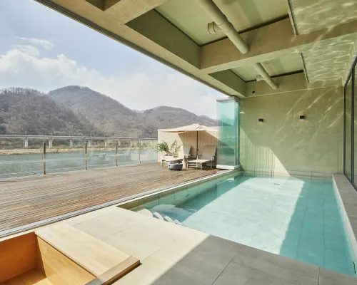 Chuncheon Mulmut Hotels near Ewhawon