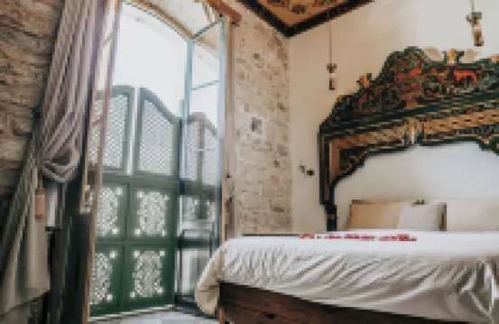 達爾麥地那帶全景露台的房屋