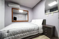 Happy Motel