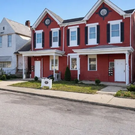 The Cardinal 810 D -3BR-1BA Apt