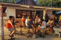 Tioman Dive Resort - bar