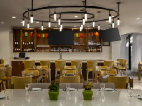 ฮิลตันการ์เด้นอินน์ ราเลห์-เดอรัม/รีเสิร์ชไทรแองเกิลพาร์ค โรงแรมในTriangle