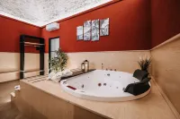 Michelangelo's Home - Hot Tub