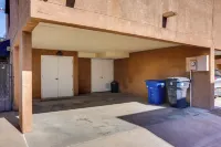 1 Mi to Unm: Convenient Albuquerque Townhome! - Condos