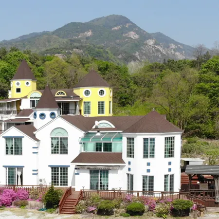 Jecheon Geumsusan Pension Отели рядом с достопримечательностью «Храм Чонбанса»