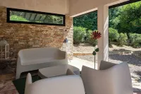 400m from the sea, Villa with splendid sea view, heated infinity pool