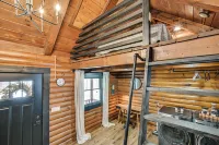 Peaceful Cabin w/ Hot Tub in Dundee: Dogs Welcome