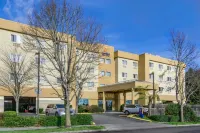 Comfort Inn & Suites Seattle North Hotels in Seattle