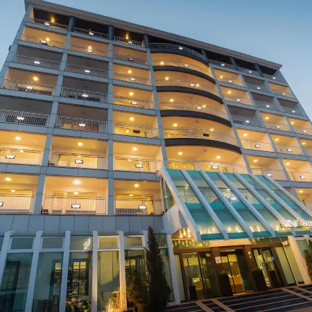 Winners Hotel Отели рядом с достопримечательностью «Библиотека «Сунджу»»