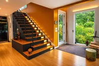 Modern Glass House Near Hunter & Woodstock Fireplace, Views, Pet-Friendly - 4-Star
