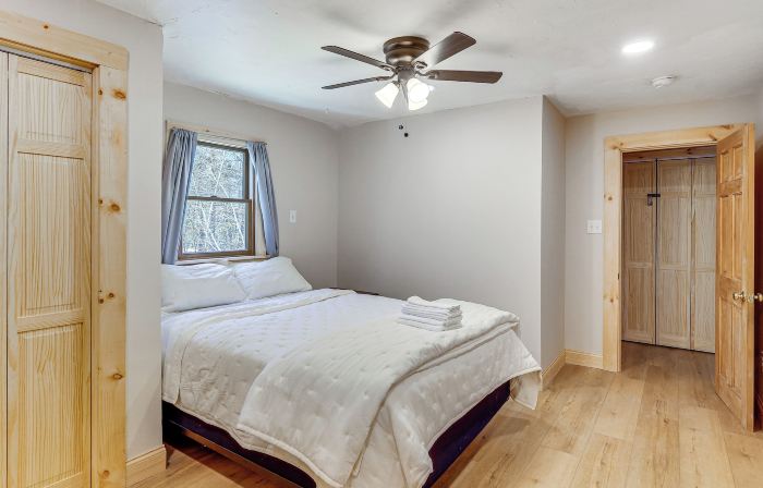 Lake, Golf & More! Getaway in Center Barnstead