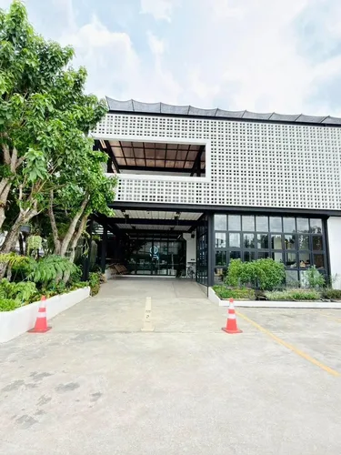 รูปภาพของเดอะ โกลด์ ลิฟวิง ไลฟ์