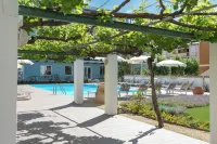 Hotel Giardino la Playa - مسبح