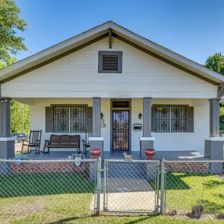 Quiet Home, Near I-49, Downtown, and 2 Hospitals
