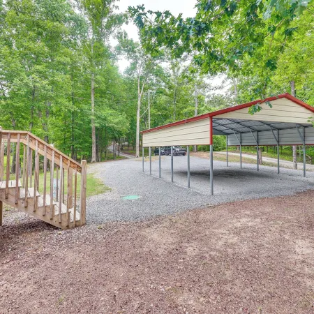 Private Dock: Fall Fishing Retreat on Neely Henry