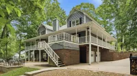 Porch Paradise by AvantStay - Parking