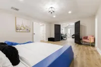 🚨Dallas Luxury Modern Home- Heated Salt Pool and Spa 🏊 4 Bedrooms Sleeps 14+ - プライペートプール