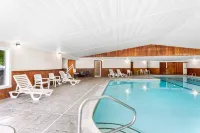 Quality Inn & Suites - Pools