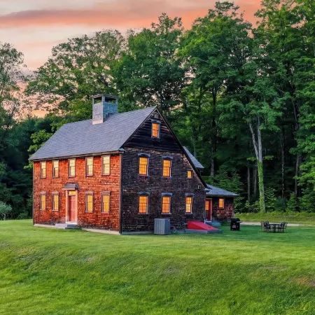 52-acre Berkshires Farmhouse Fire Pit, Outdoor Dining + Trails Copper Kettle Farm by Avantstay