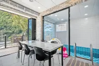 Millyang Ajur Kids Poolvilla - Pools