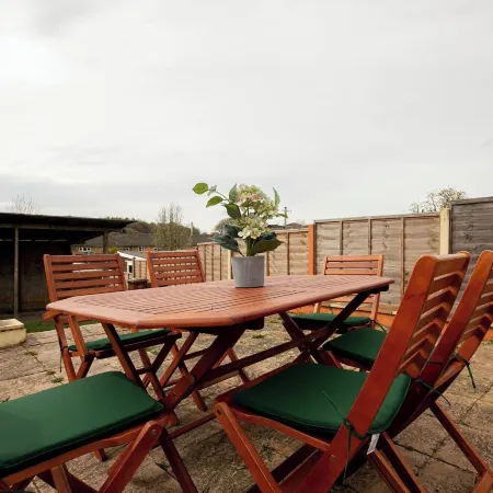 Skyvillion - 3Bed Home W/Grdn for A Family Getaway