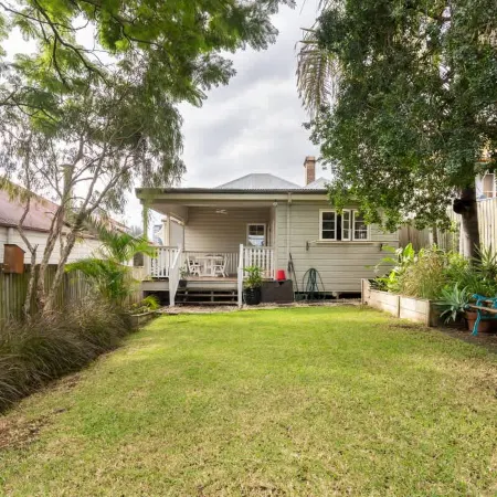 Spacious 4 Bedroom House - Walk to Southbank