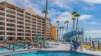 Inviting Oceanview 2bd/2ba Condo With Relaxing Coastal Vibes - Homestays