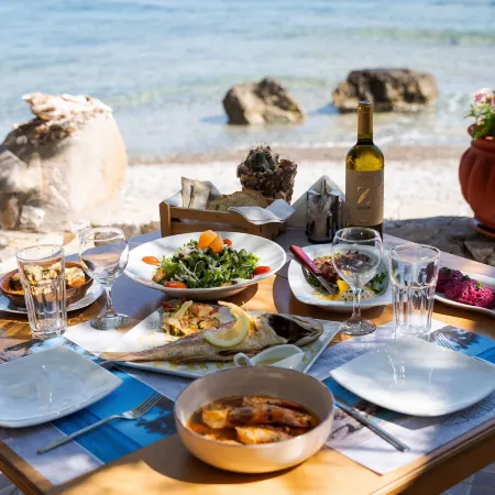 Koutelo by the sea