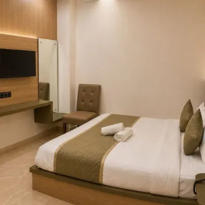 New Skyrooms Hotels near Chet Singh Ghat