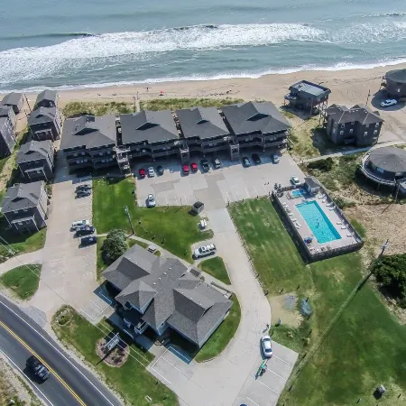 Lighthouse View Oceanfront Lodging