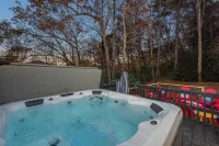 Expansive Deck Sleeps 16 Hot Tub Game Room - 3-Star