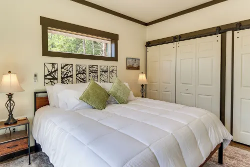 Close to Lake Chatuge! Modern Hillside Barndo Apt! - 4 Sao