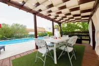 House Bistre With Private Pool - ที่มีสระว่ายน้ำ