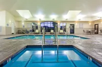 Staybridge Suites FAIRFIELD NAPA VALLEY AREA by IHG - piscina