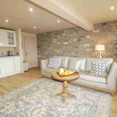 Suite 33A Others