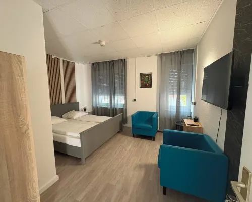 Art Rock Airport Hotels near German Aerospace Center
