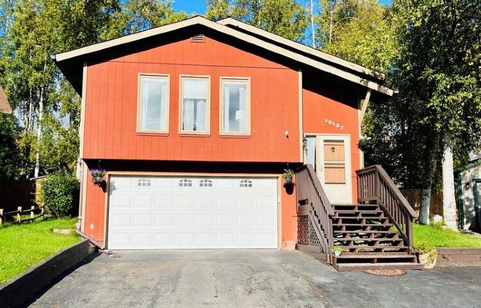 Scenic, cheery, and bright Eagle River home base to adventure.