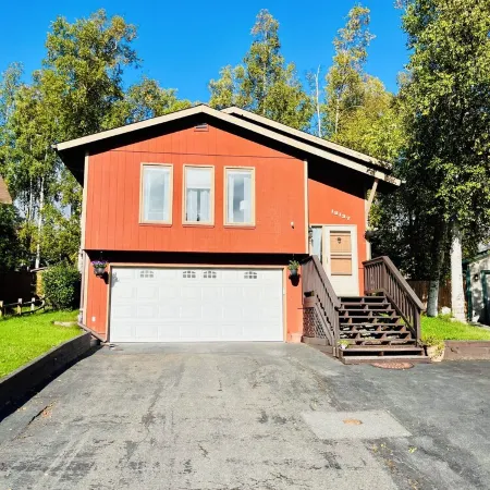 Scenic, cheery, and bright Eagle River home base to adventure.