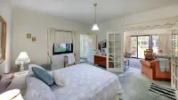 Birchwood, Devonport Self-Contained Self Catering Accommodation - bar