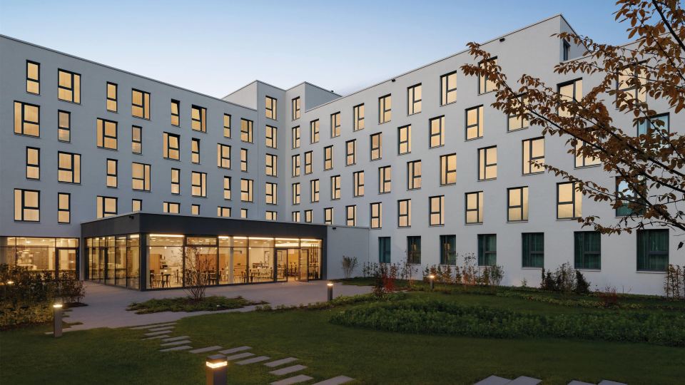 Super 8 by Wyndham Augsburg