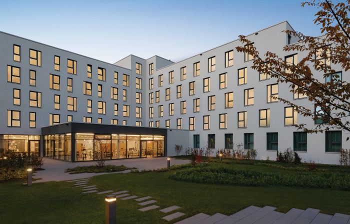 Super 8 by Wyndham Augsburg