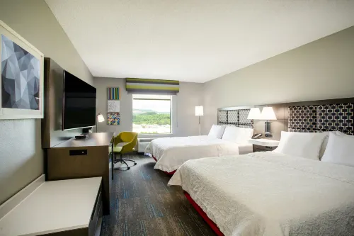 Hampton Inn Elkins - Parkplatz