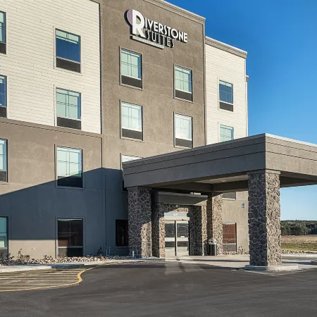 Riverstone Suites - Chippewa Falls